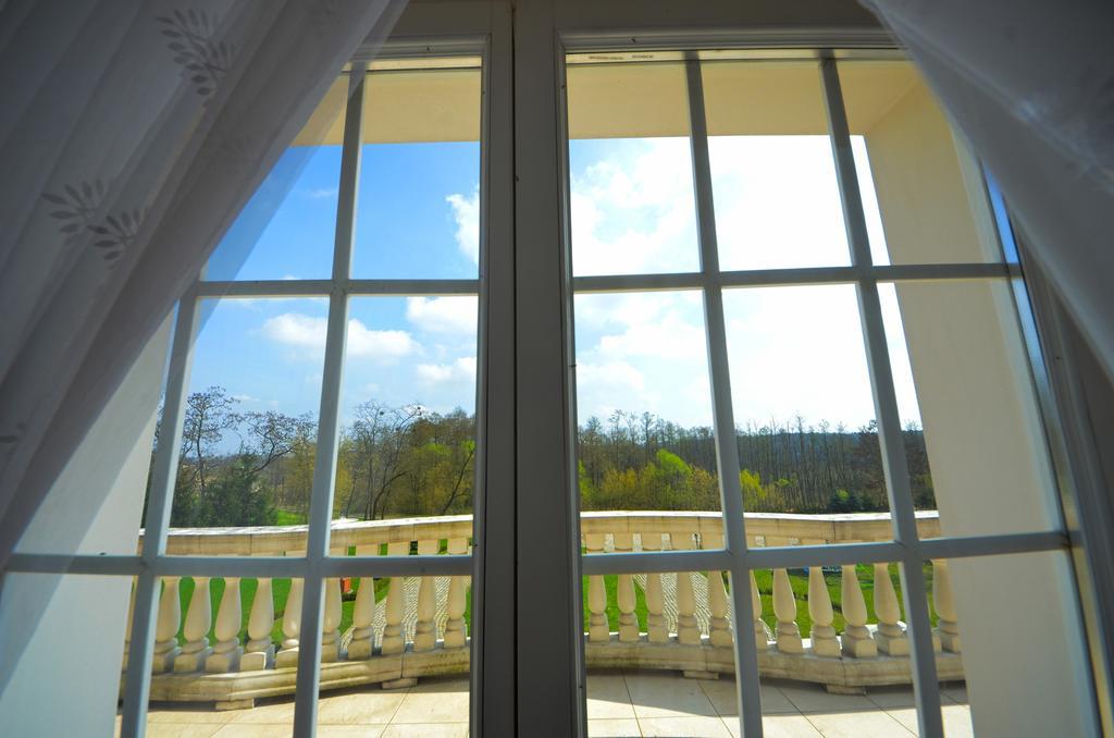 Dworek Katarzynki Kobylnica  Bagian luar foto