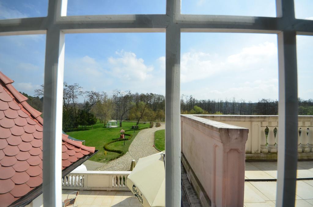 Dworek Katarzynki Kobylnica  Bagian luar foto