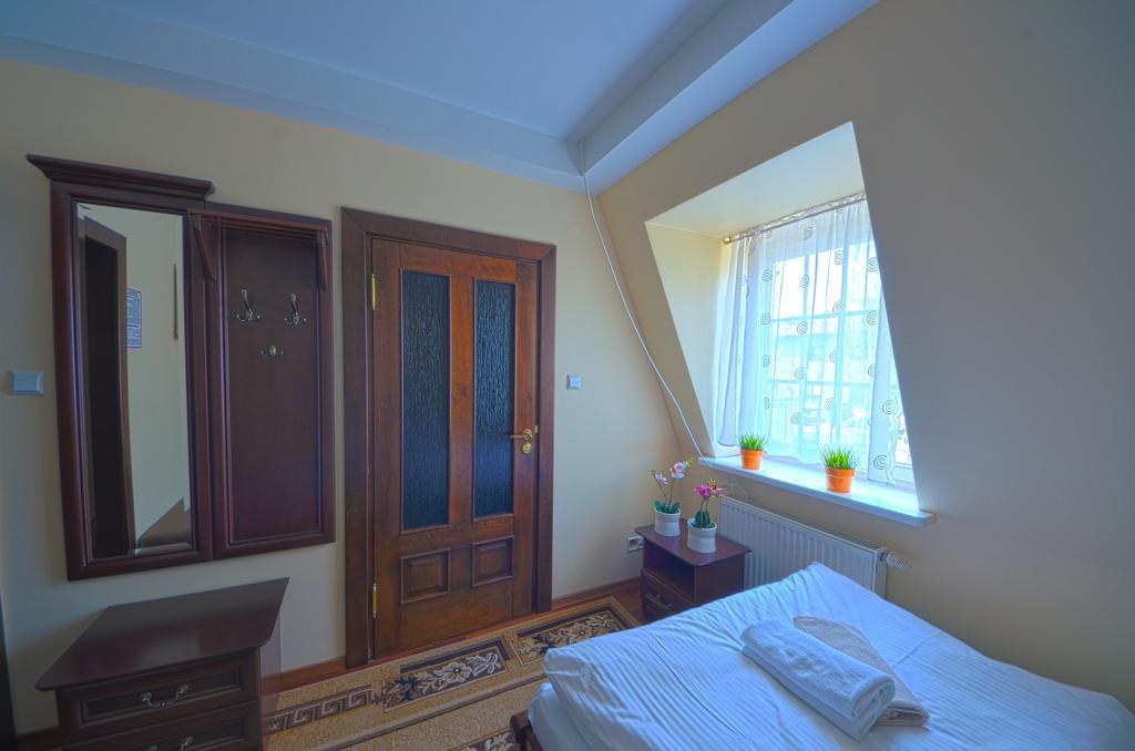 Dworek Katarzynki Kobylnica  Bagian luar foto