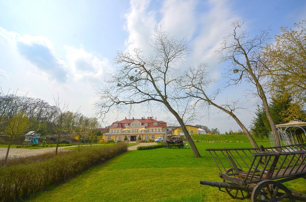 Dworek Katarzynki Kobylnica  Bagian luar foto